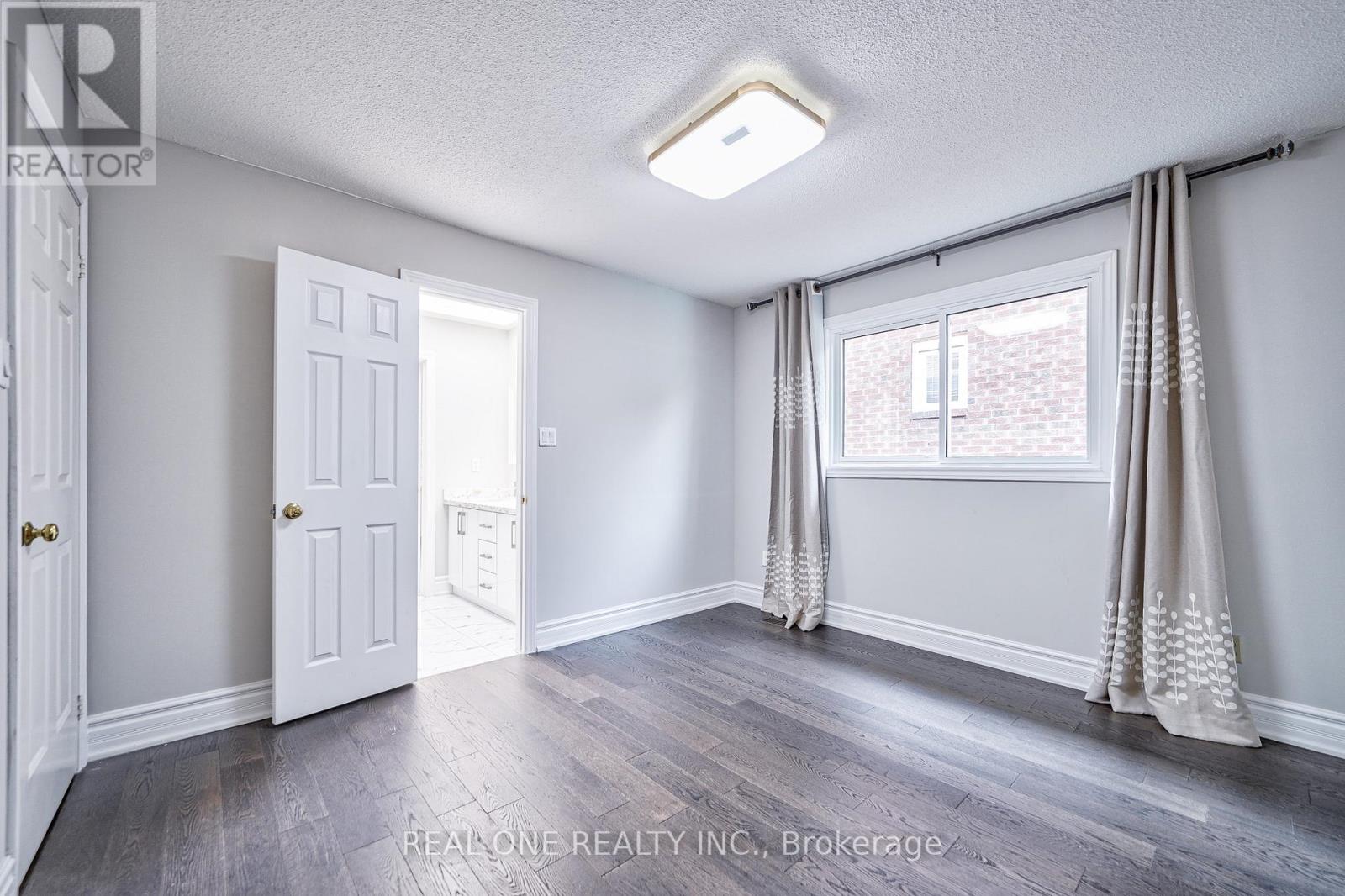 1321 Monks Passage, Oakville, Ontario  L6M 1K6 - Photo 30 - W13742366
