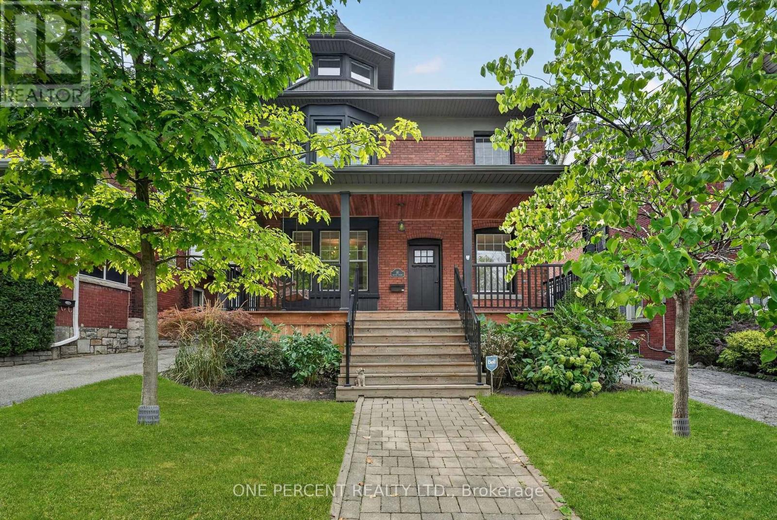 16 BEULAH AVENUE, Hamilton, Ontario