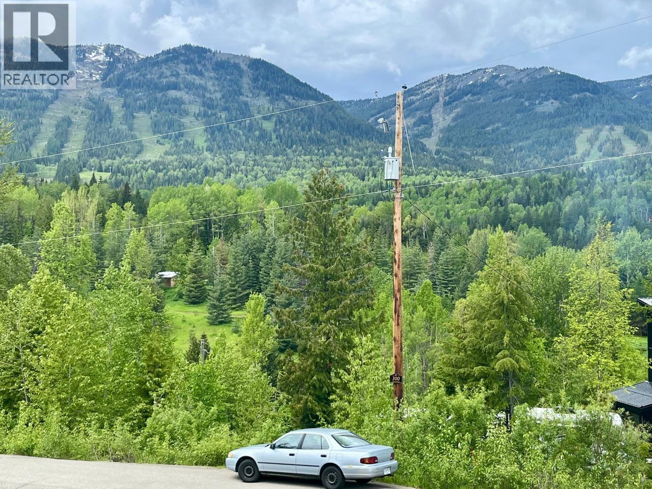 305 Richie Road, Rossland, British Columbia  V0G 1Y0 - Photo 2 - 10378316