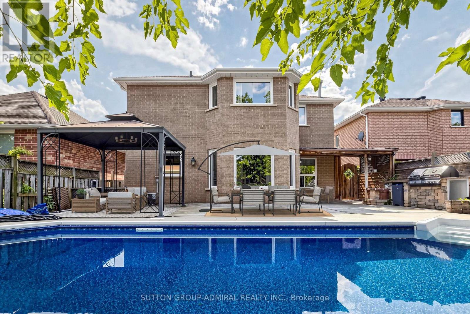 38 Felt Crescent, Barrie, Ontario  L4N 8V1 - Photo 2 - S13743664