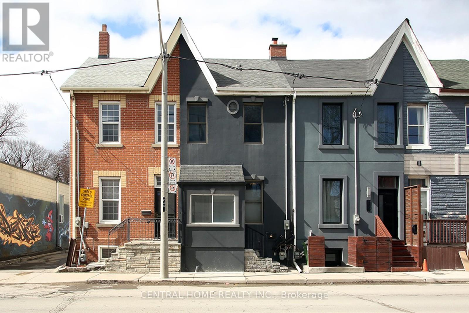 106 CARLAW AVENUE, Toronto, Ontario