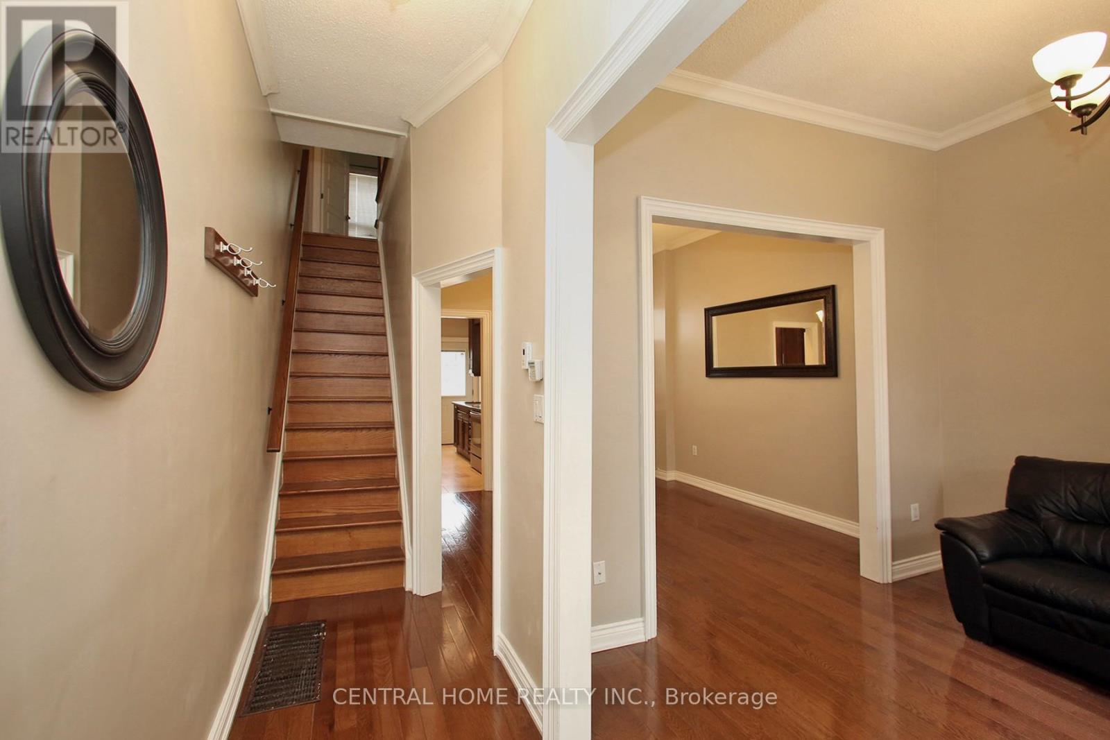 106 Carlaw Avenue, Toronto, Ontario  M4M 2R7 - Photo 13 - E13748018