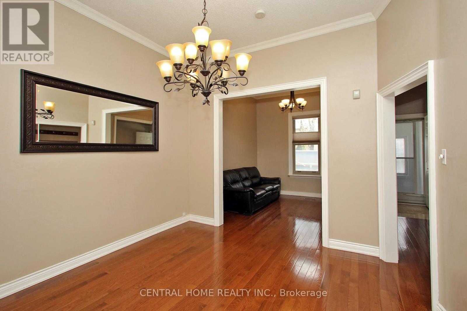 106 Carlaw Avenue, Toronto, Ontario  M4M 2R7 - Photo 3 - E13748018