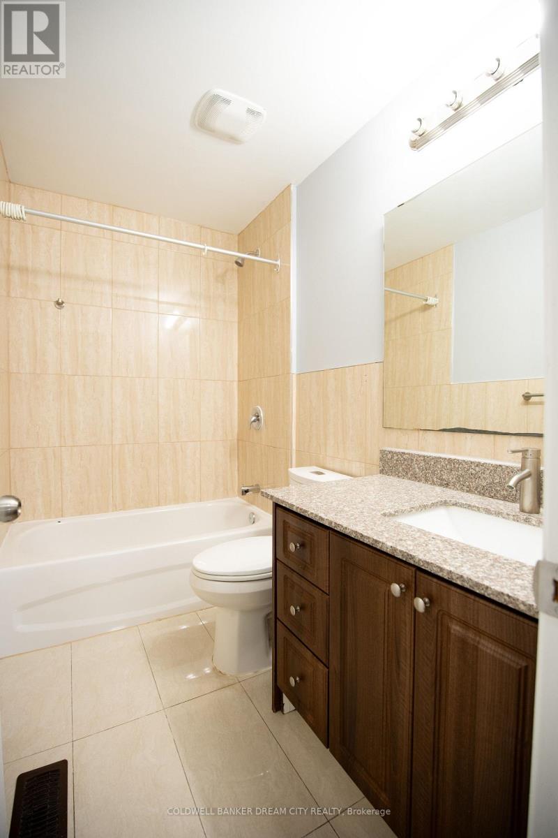 Upper - 22 Elm Grove Avenue, Richmond Hill, Ontario  L4E 2T1 - Photo 19 - N13748014