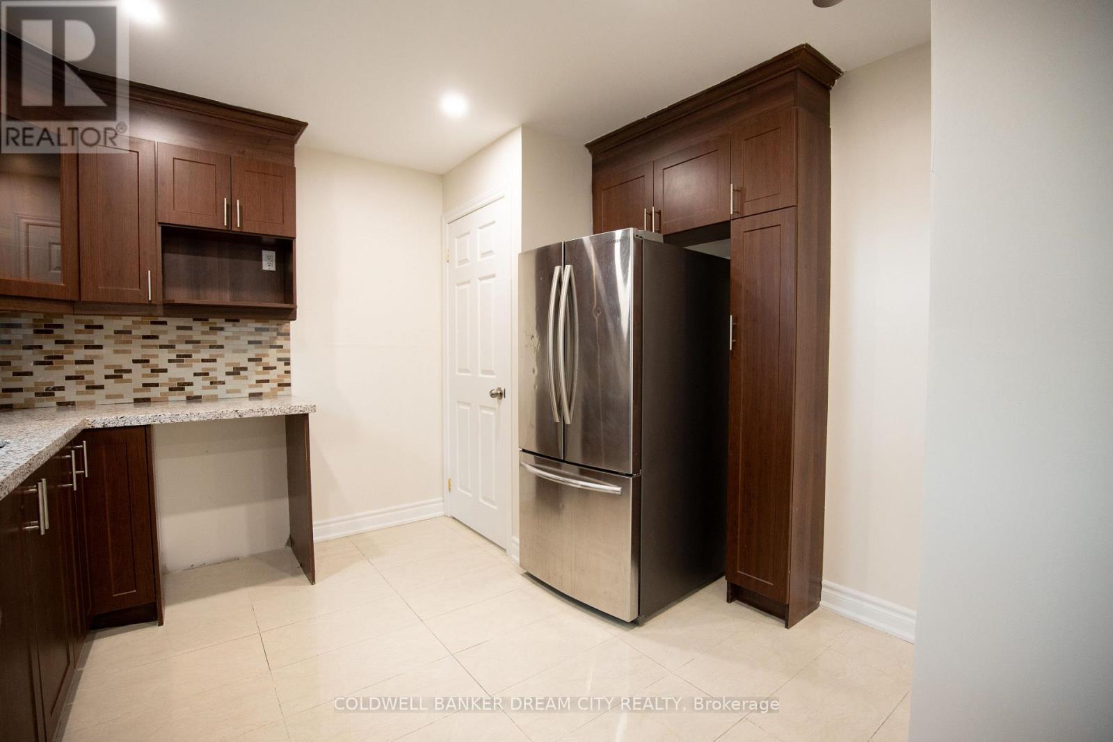 Upper - 22 Elm Grove Avenue, Richmond Hill, Ontario  L4E 2T1 - Photo 4 - N13748014