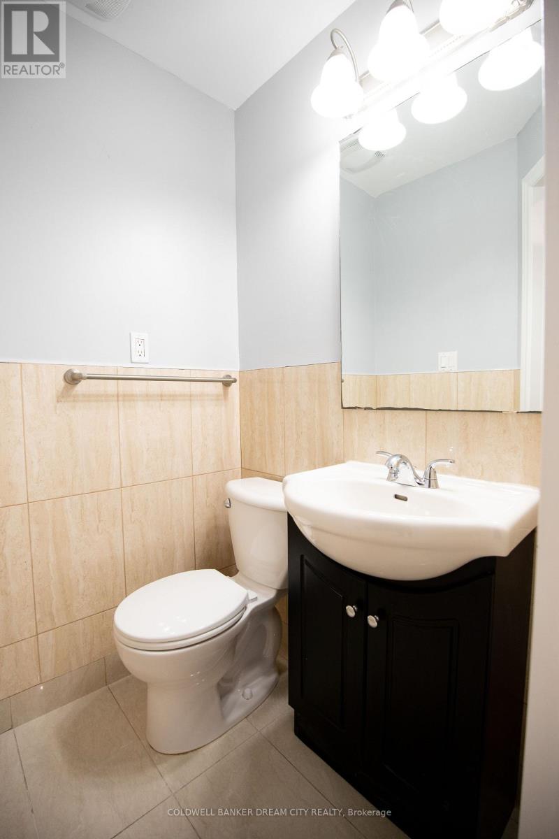 Upper - 22 Elm Grove Avenue, Richmond Hill, Ontario  L4E 2T1 - Photo 8 - N13748014
