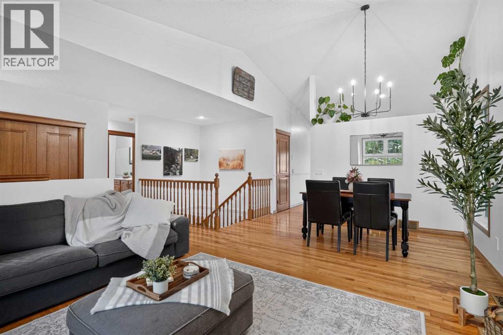 989 Macewan Valley Road NW, Calgary, Alberta  T3K 3R2 - Photo 4 - A2340684