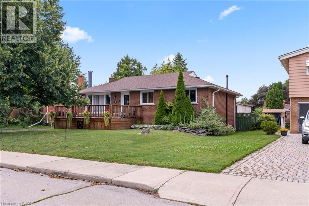 15 COLLIER Crescent, Hamilton, Ontario