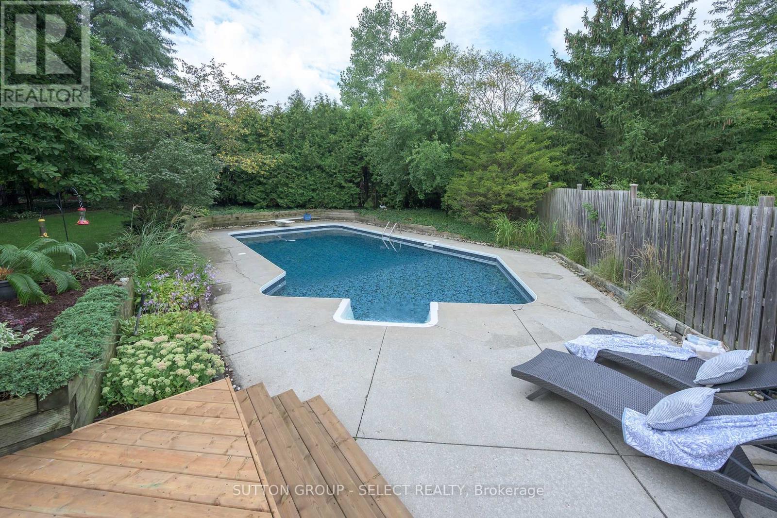 1316 Corley Drive N, London North, Ontario  N6G 4K5 - Photo 3 - X13748064