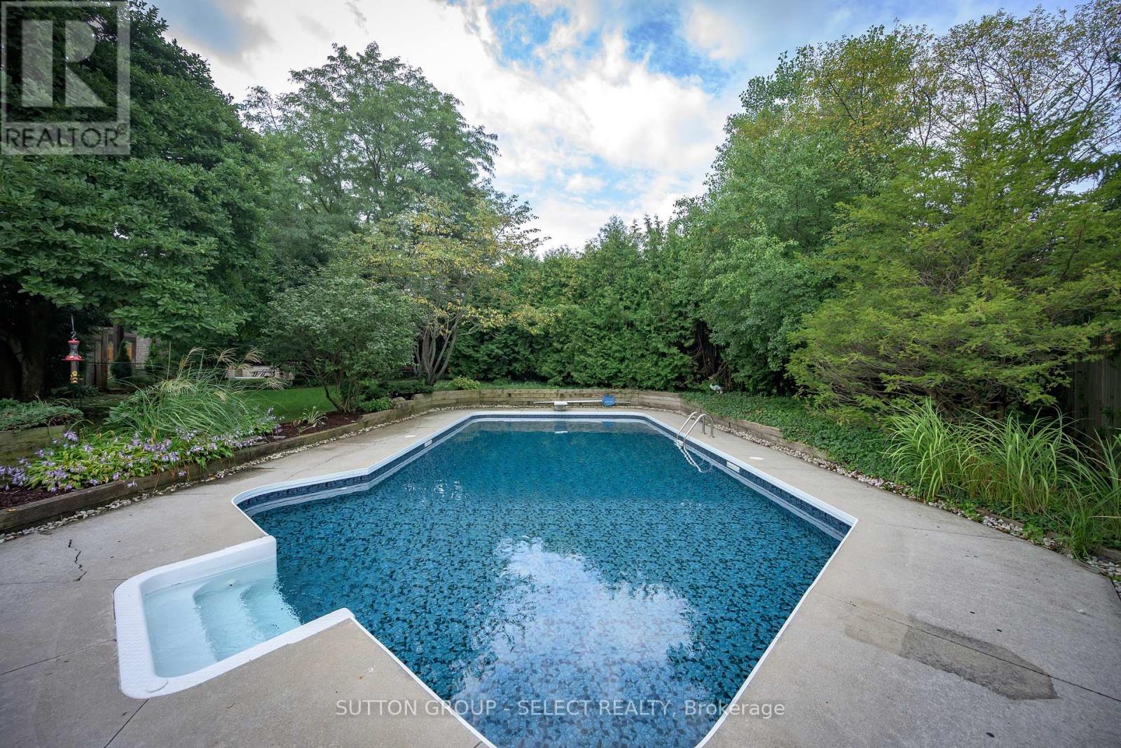 1316 Corley Drive N, London North, Ontario  N6G 4K5 - Photo 43 - X13748064