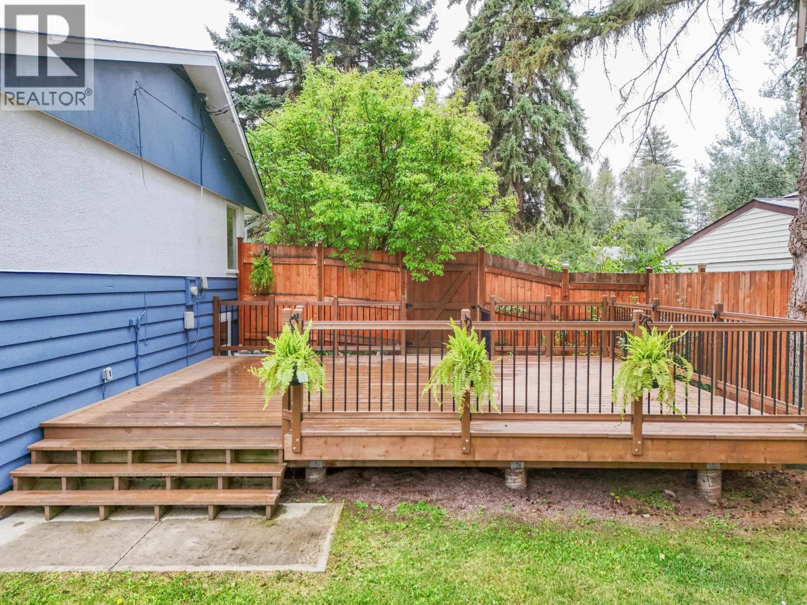 1802 Poplar Avenue, Red Bluff / Dragon Lake, British Columbia  V2J 3Z5 - Photo 25 - R3161831