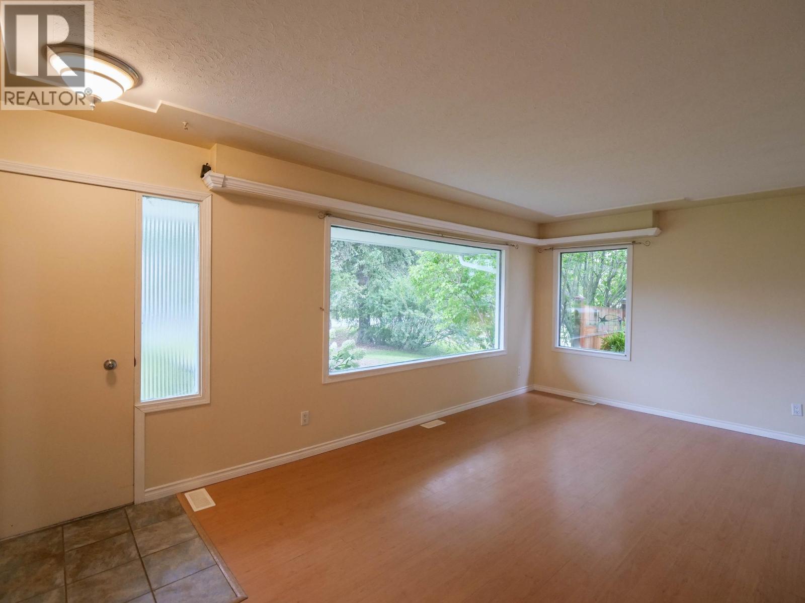 1802 Poplar Avenue, Red Bluff / Dragon Lake, British Columbia  V2J 3Z5 - Photo 3 - R3161831