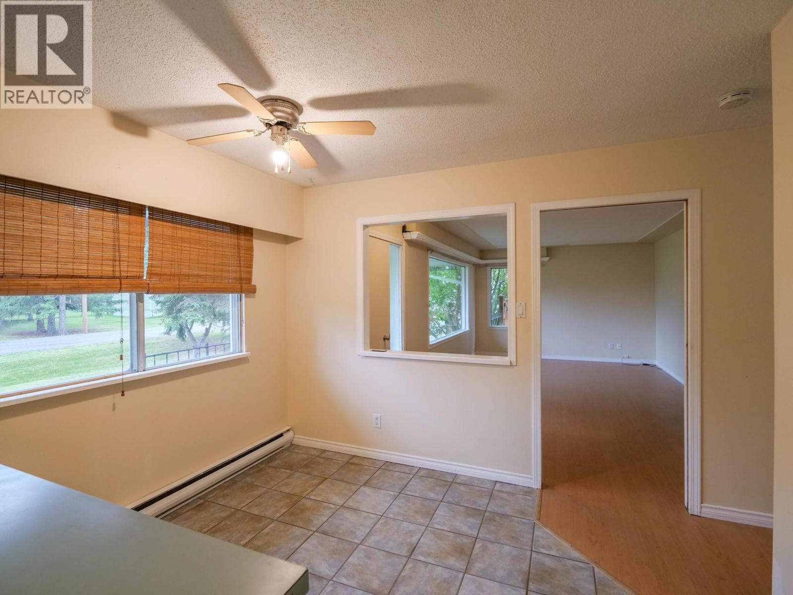 1802 Poplar Avenue, Red Bluff / Dragon Lake, British Columbia  V2J 3Z5 - Photo 5 - R3161831