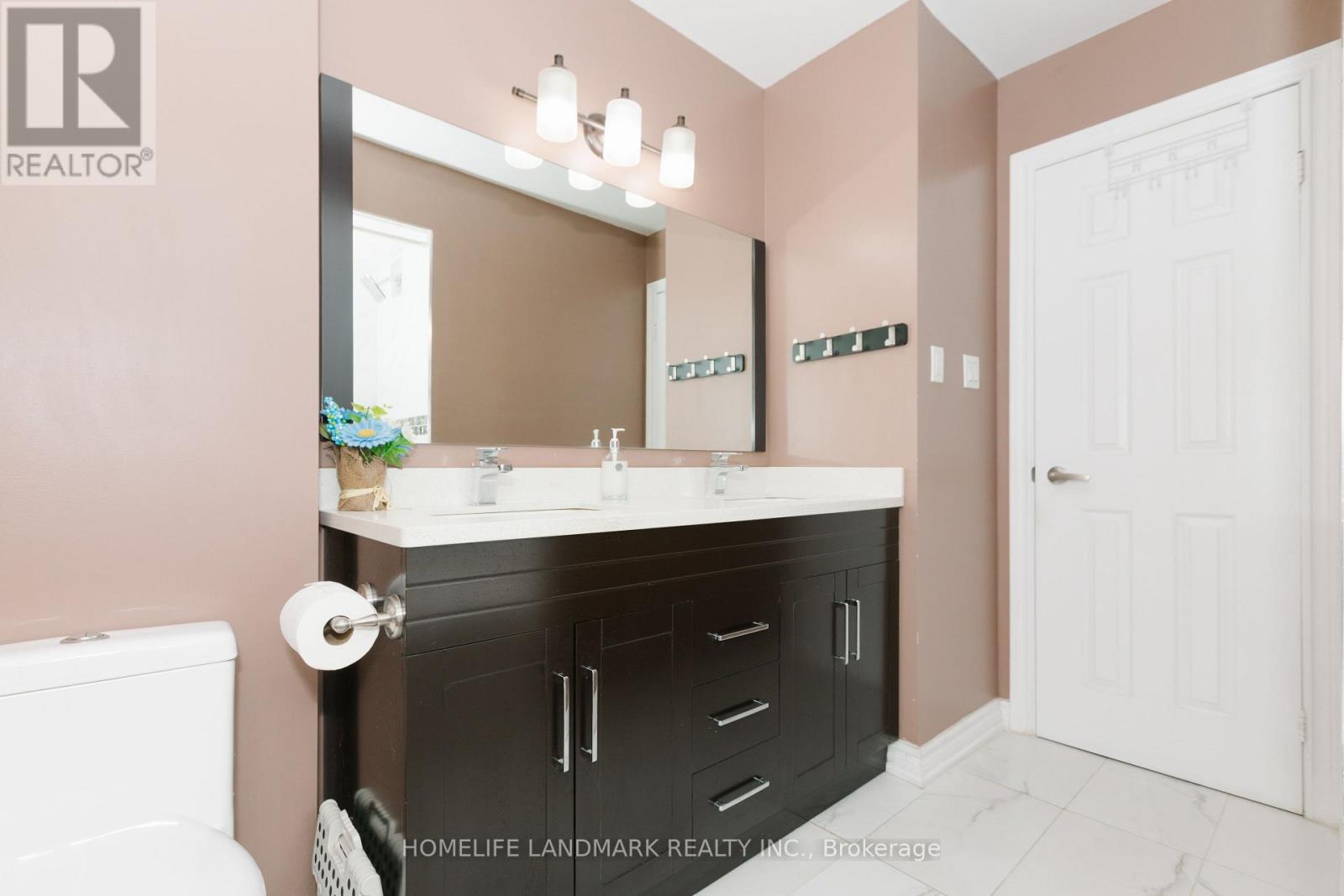 2419 Cashmere Avenue, Mississauga, Ontario  L5B 2M7 - Photo 13 - W13748060