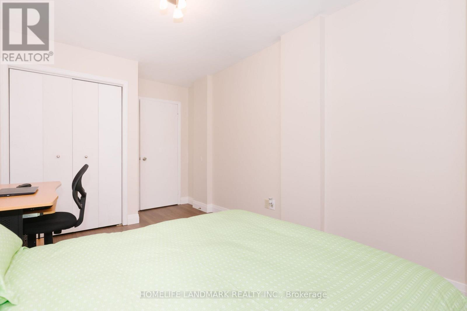 2419 Cashmere Avenue, Mississauga, Ontario  L5B 2M7 - Photo 18 - W13748060