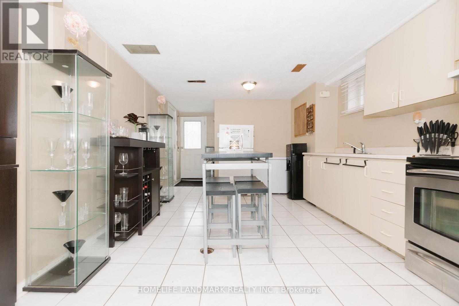 2419 Cashmere Avenue, Mississauga, Ontario  L5B 2M7 - Photo 23 - W13748060