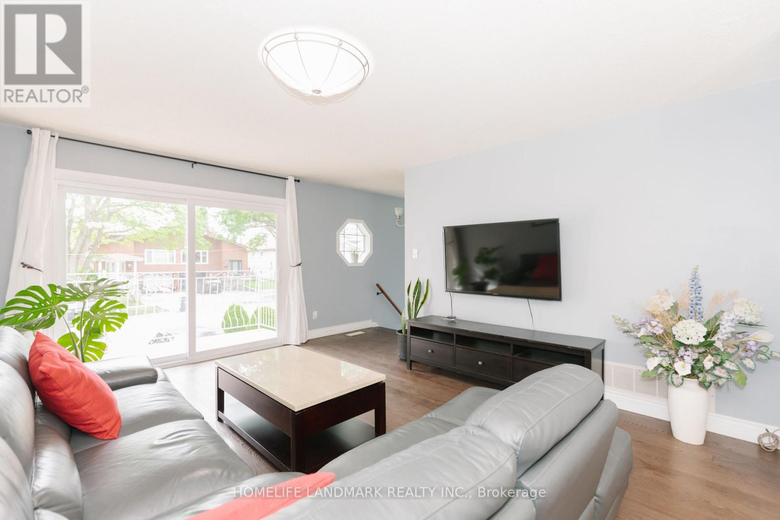 2419 Cashmere Avenue, Mississauga, Ontario  L5B 2M7 - Photo 4 - W13748060