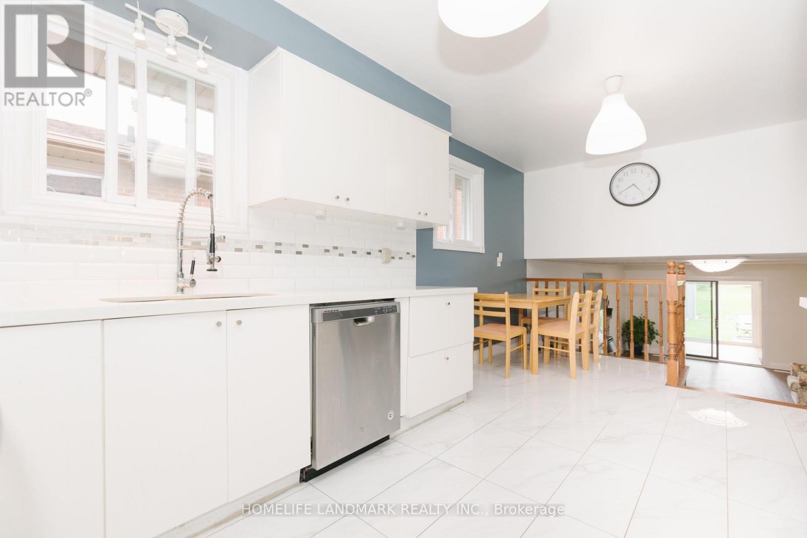 2419 Cashmere Avenue, Mississauga, Ontario  L5B 2M7 - Photo 7 - W13748060