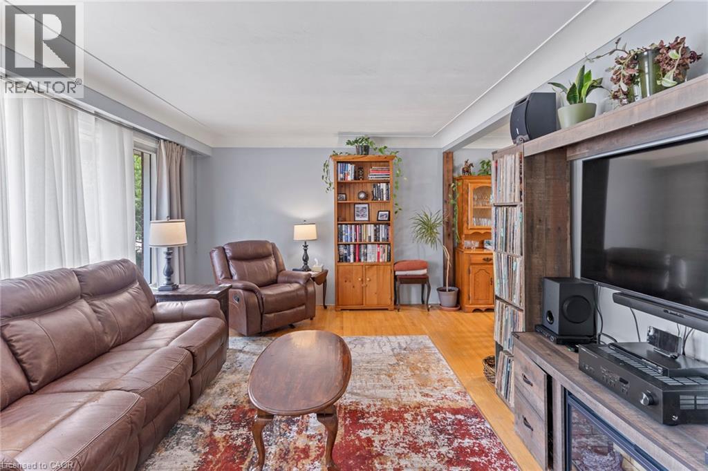 15 Collier Crescent, Hamilton, Ontario  L9C 3S7 - Photo 7 - 40859343