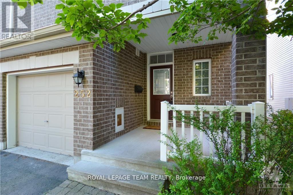 252 Tandalee Crescent, Ottawa, Ontario  K2M 0A1 - Photo 2 - X13748082