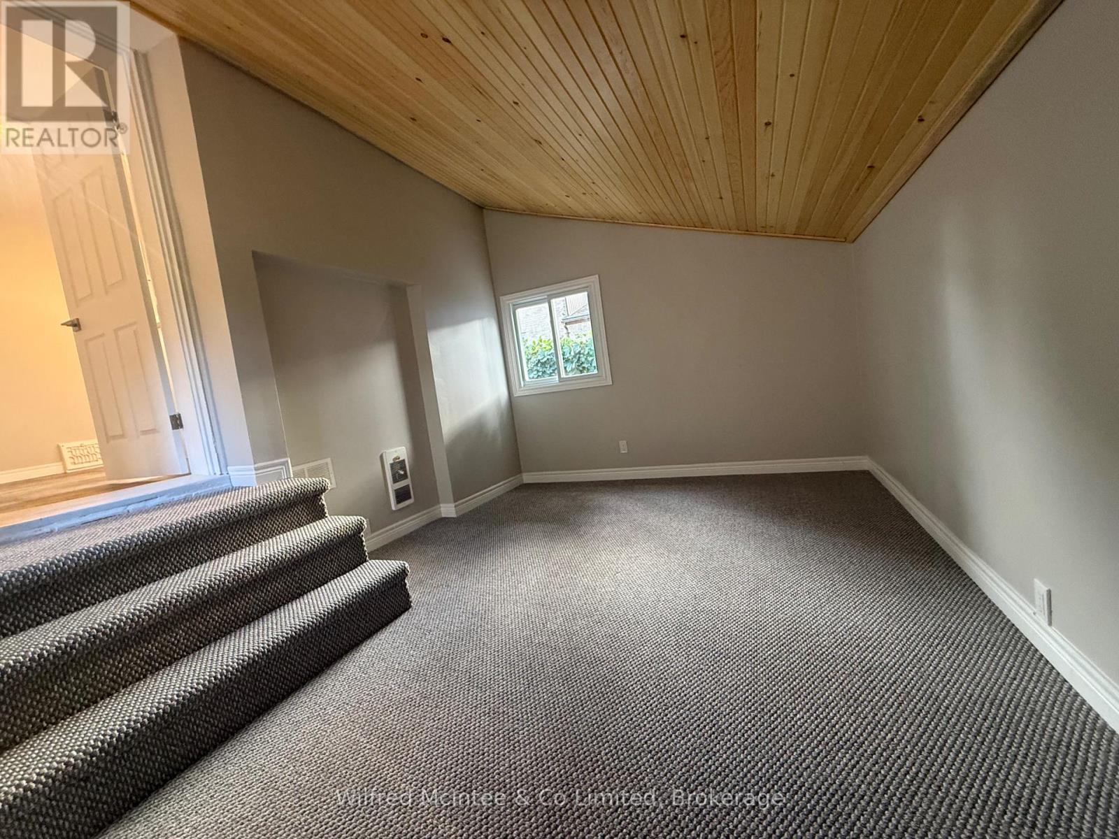 470 11th Street, Hanover, Ontario  N4N 1T1 - Photo 4 - X13656076