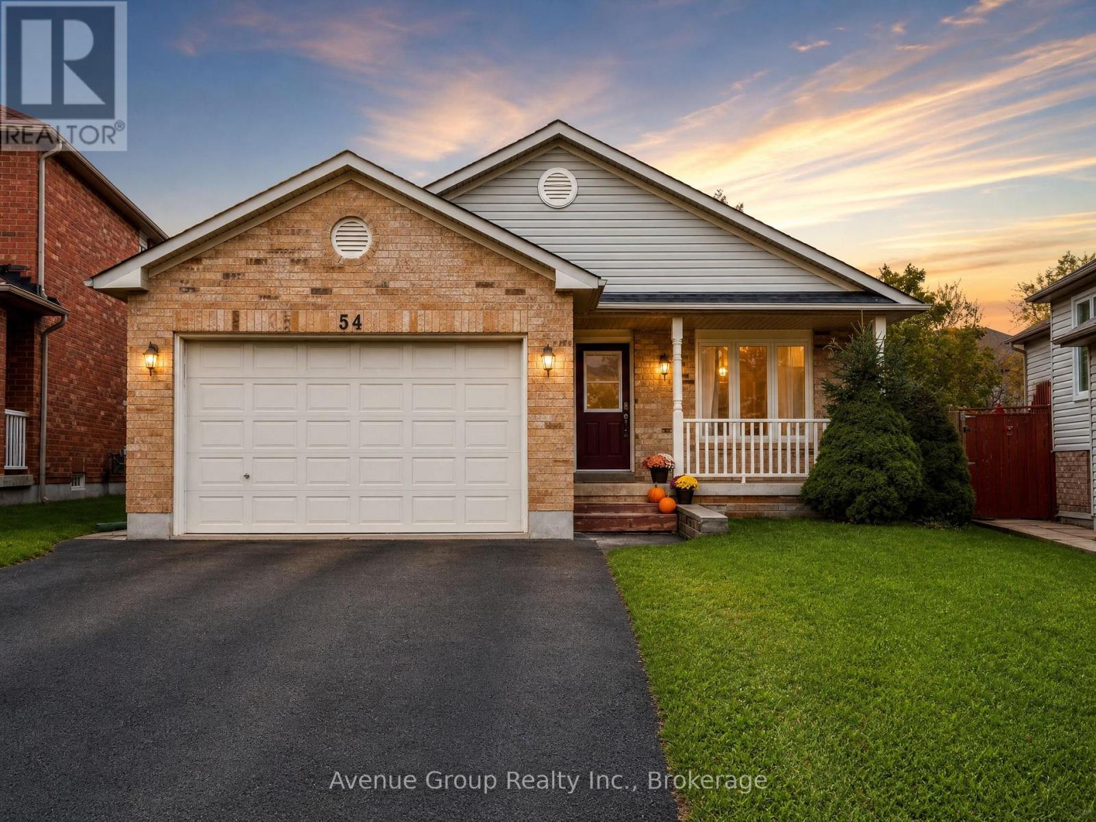 LOWER - 54 LEGGOTT AVENUE, Barrie, Ontario