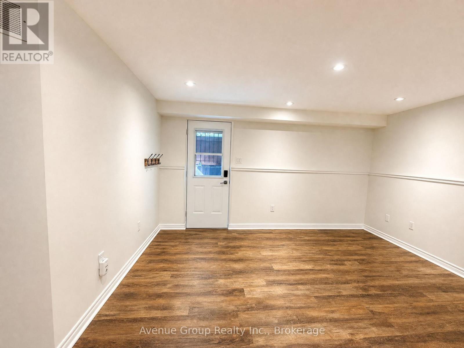 Lower - 54 Leggott Avenue, Barrie, Ontario  L4N 8A9 - Photo 4 - S13748074