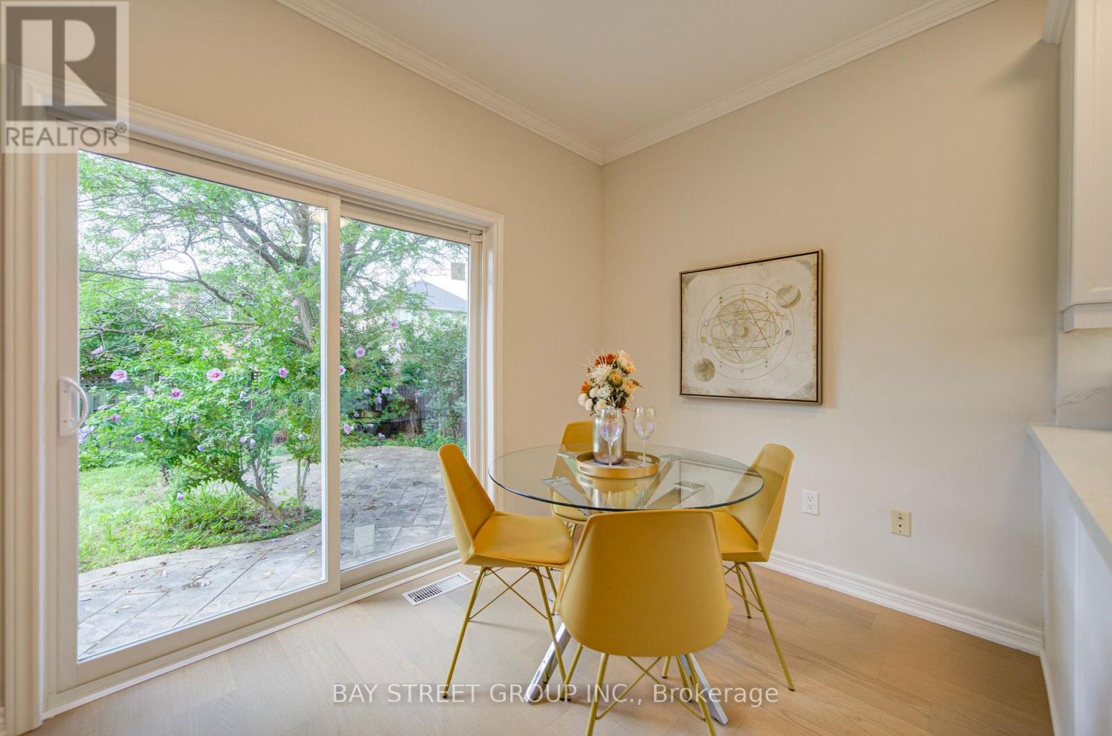 2422 Hertfordshire Way, Oakville, Ontario  L6H 7M5 - Photo 13 - W13748070
