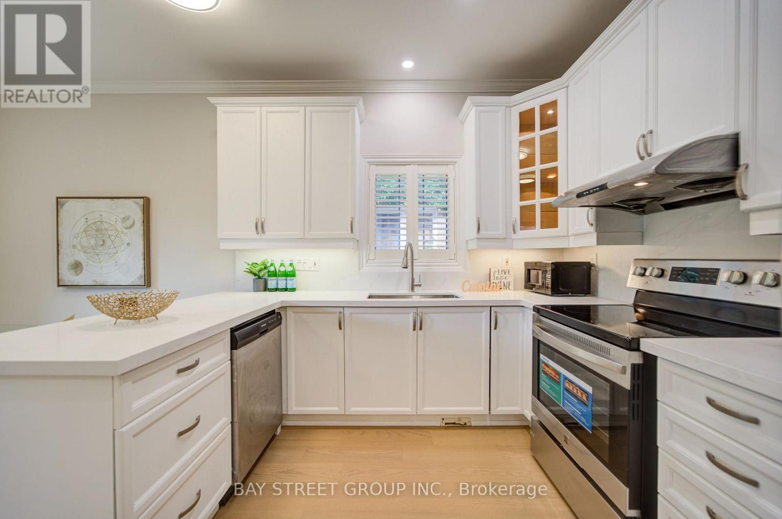 2422 Hertfordshire Way, Oakville, Ontario  L6H 7M5 - Photo 15 - W13748070