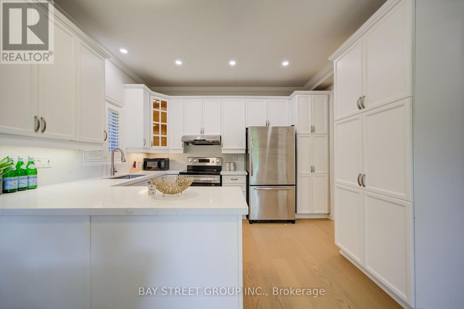 2422 Hertfordshire Way, Oakville, Ontario  L6H 7M5 - Photo 18 - W13748070