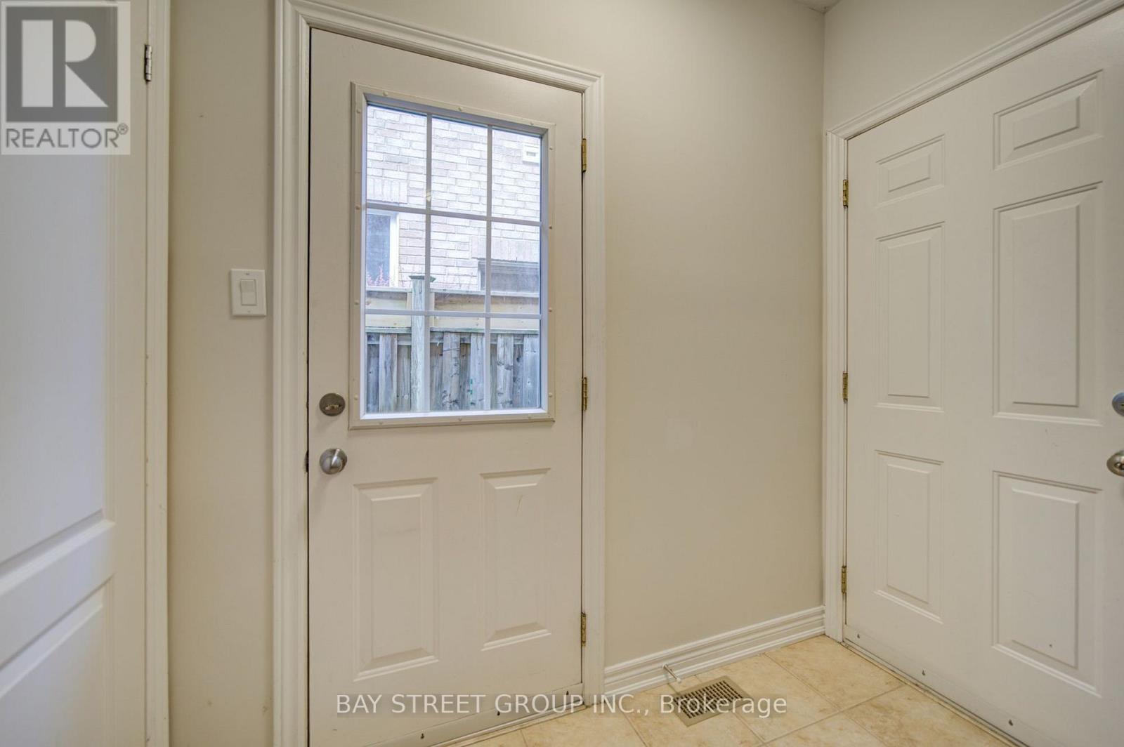 2422 Hertfordshire Way, Oakville, Ontario  L6H 7M5 - Photo 20 - W13748070