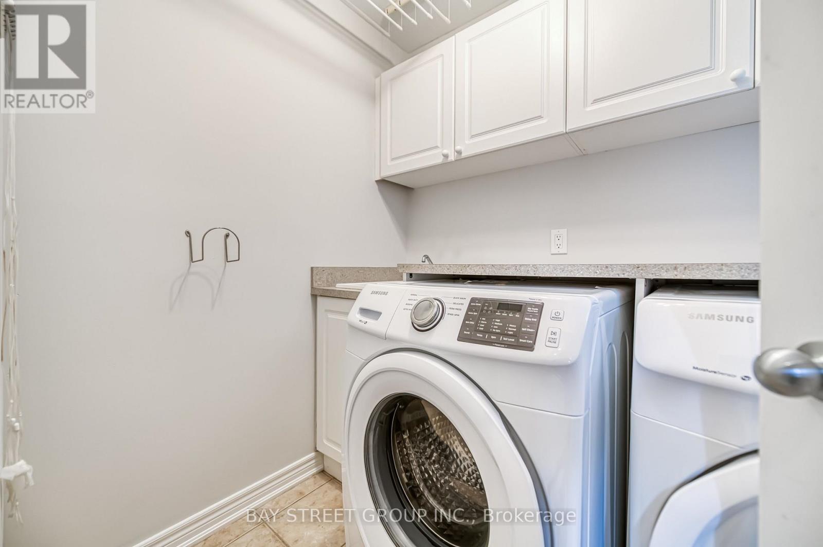 2422 Hertfordshire Way, Oakville, Ontario  L6H 7M5 - Photo 22 - W13748070