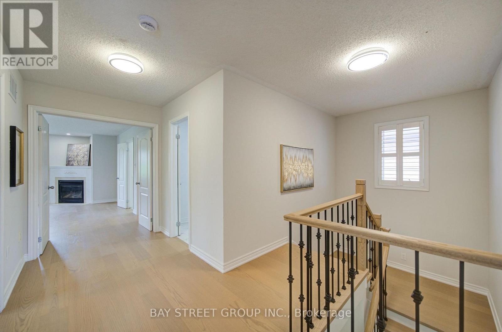 2422 Hertfordshire Way, Oakville, Ontario  L6H 7M5 - Photo 23 - W13748070