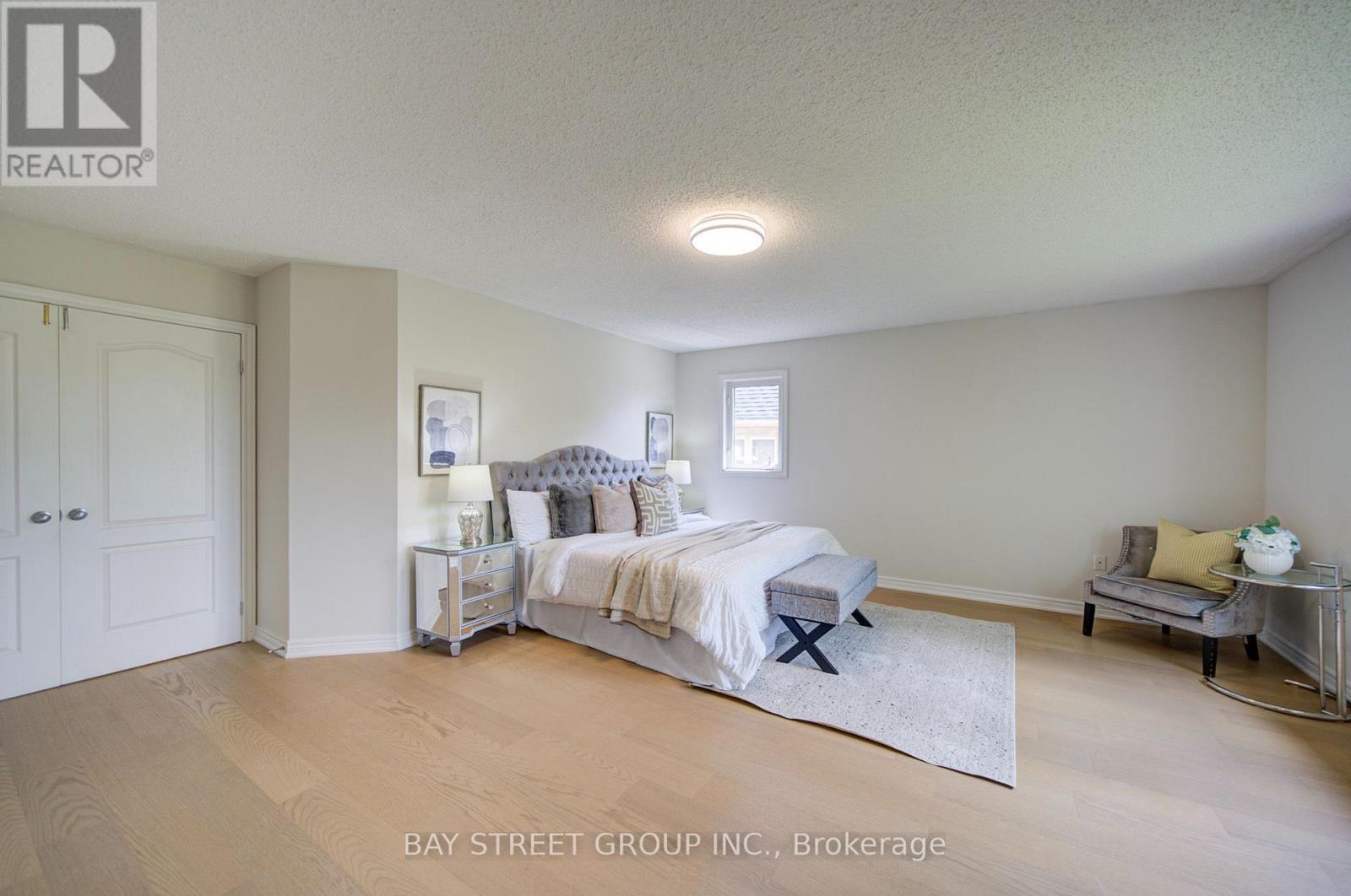 2422 Hertfordshire Way, Oakville, Ontario  L6H 7M5 - Photo 26 - W13748070