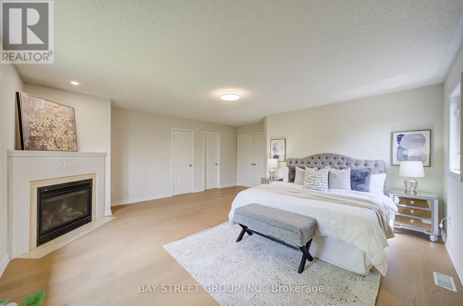 2422 Hertfordshire Way, Oakville, Ontario  L6H 7M5 - Photo 27 - W13748070
