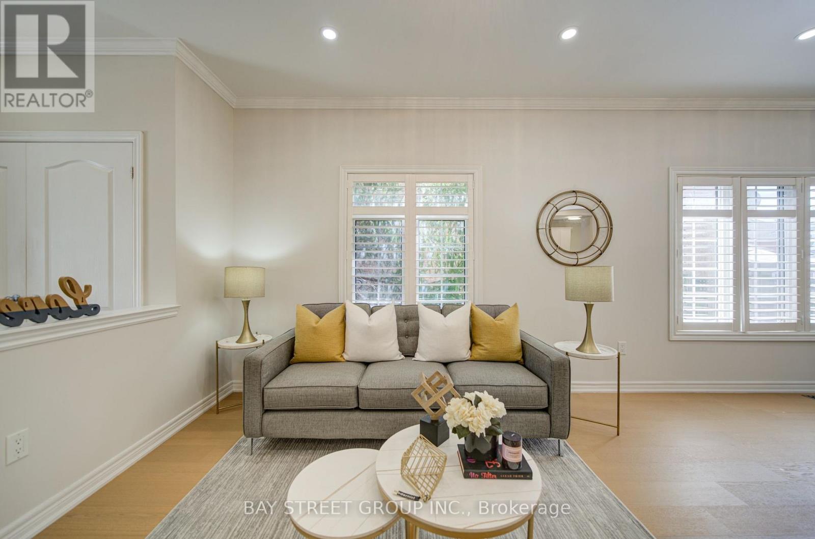 2422 Hertfordshire Way, Oakville, Ontario  L6H 7M5 - Photo 3 - W13748070