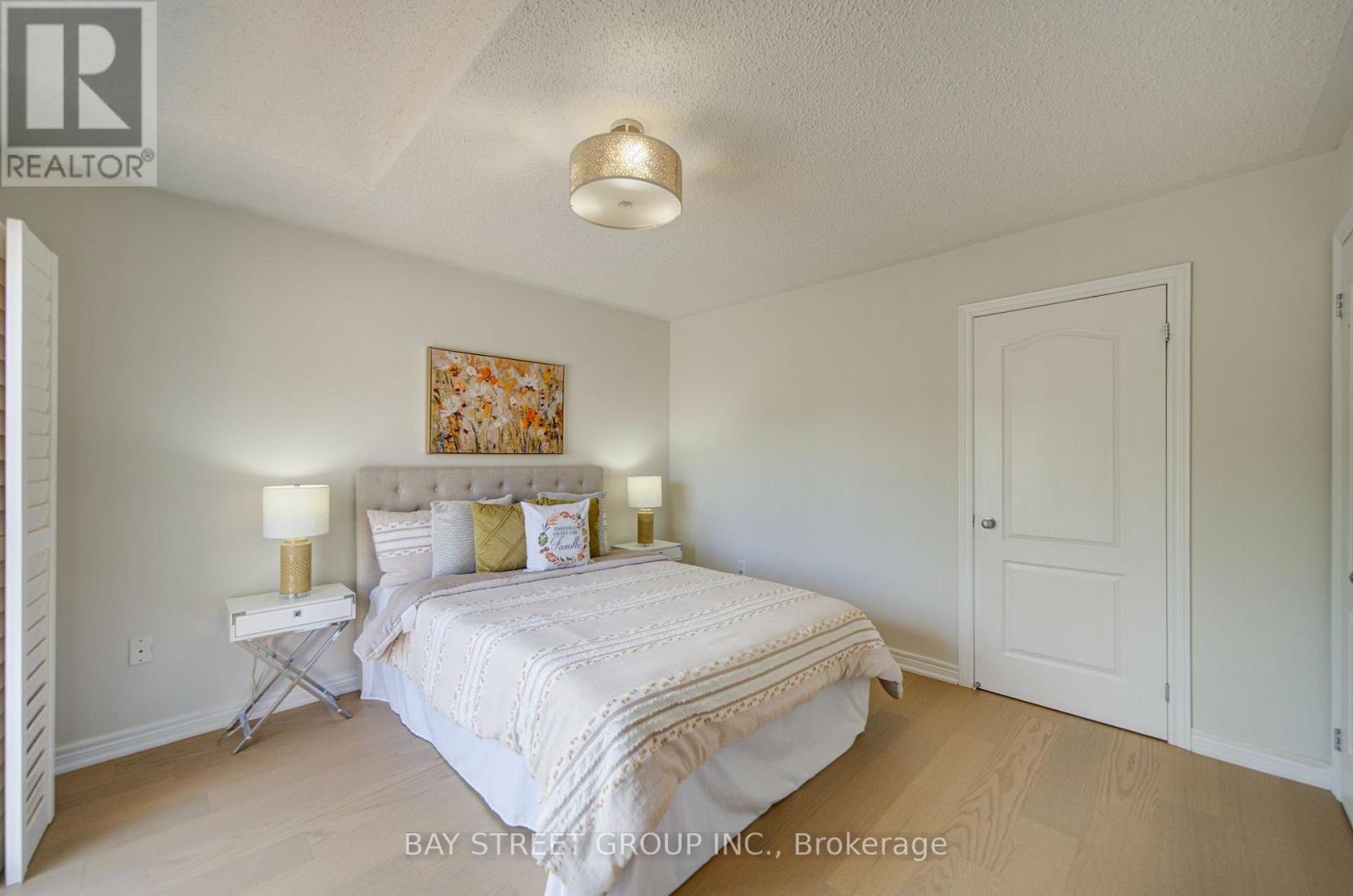 2422 Hertfordshire Way, Oakville, Ontario  L6H 7M5 - Photo 33 - W13748070