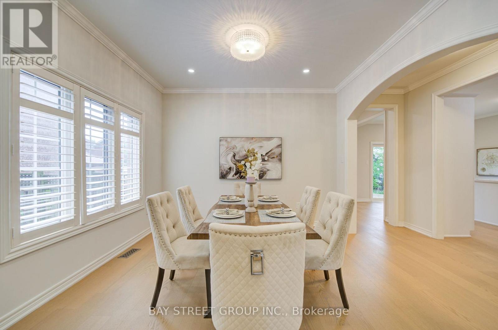2422 Hertfordshire Way, Oakville, Ontario  L6H 7M5 - Photo 6 - W13748070