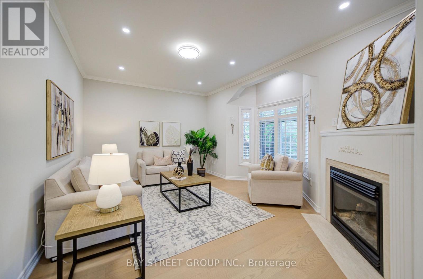 2422 Hertfordshire Way, Oakville, Ontario  L6H 7M5 - Photo 9 - W13748070