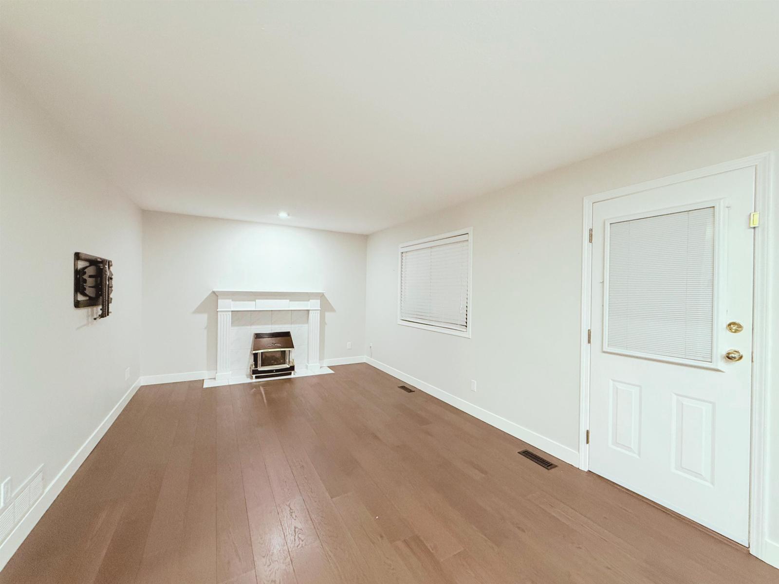 14665 84a Avenue, Surrey, British Columbia  V3S 7V5 - Photo 2 - R3161837
