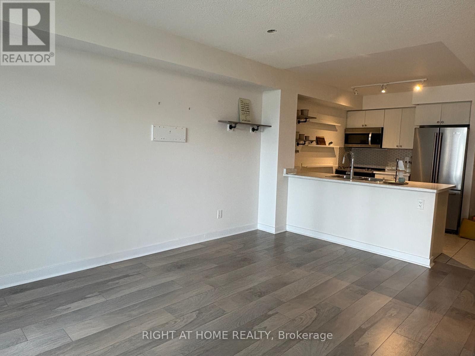 302 - 8 Trent Avenue, Toronto, Ontario  M6A 0C6 - Photo 5 - E13748112