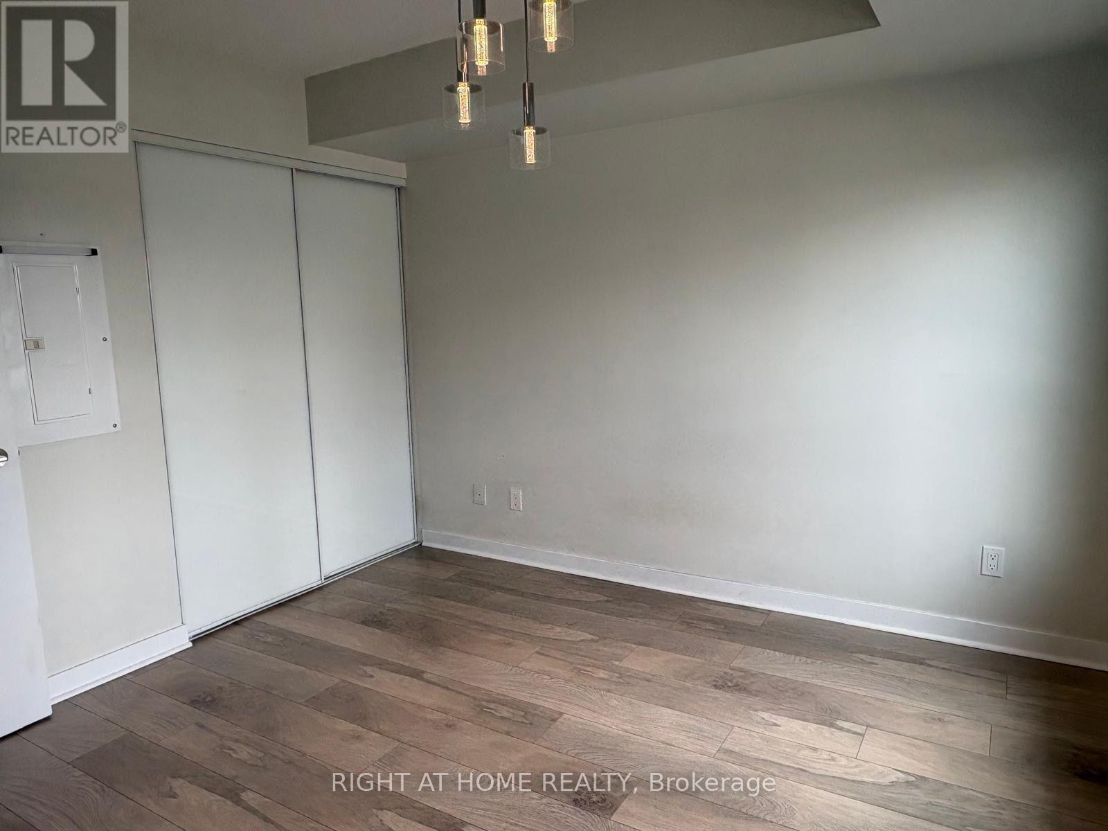 302 - 8 Trent Avenue, Toronto, Ontario  M6A 0C6 - Photo 9 - E13748112