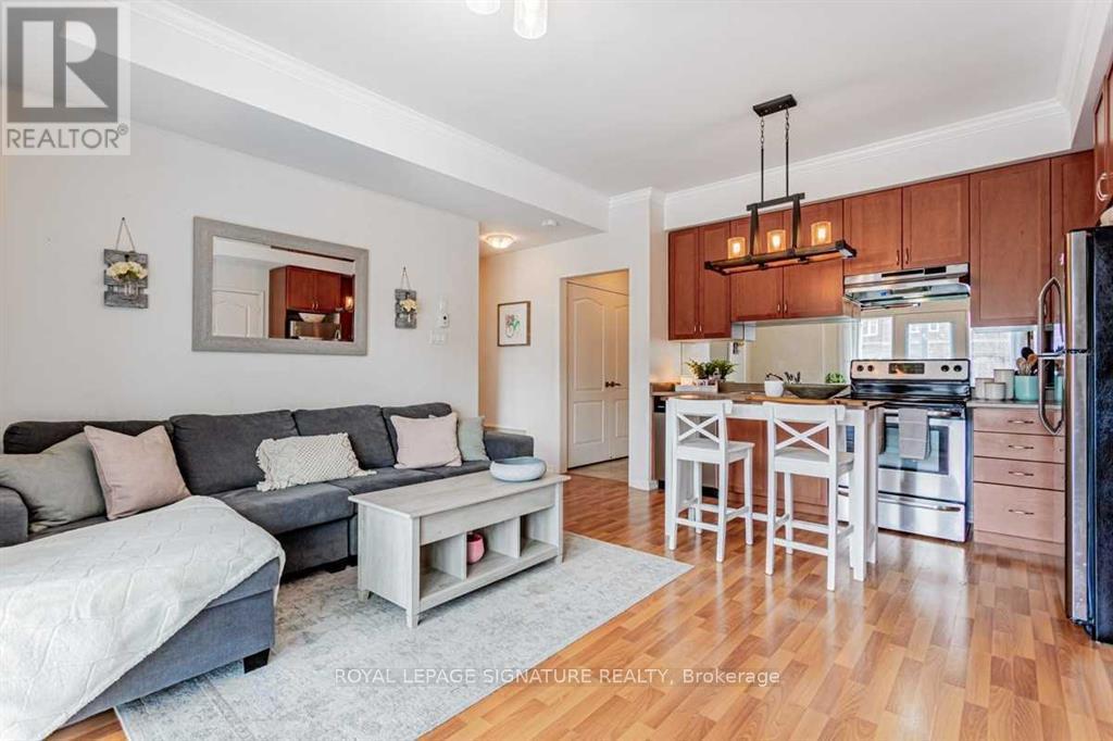2 - 261 JOHN WAY W, Aurora, Ontario