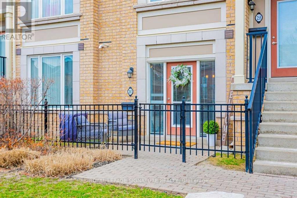 2 - 261 John Way W, Aurora, Ontario  L4G 0S8 - Photo 15 - N13748104