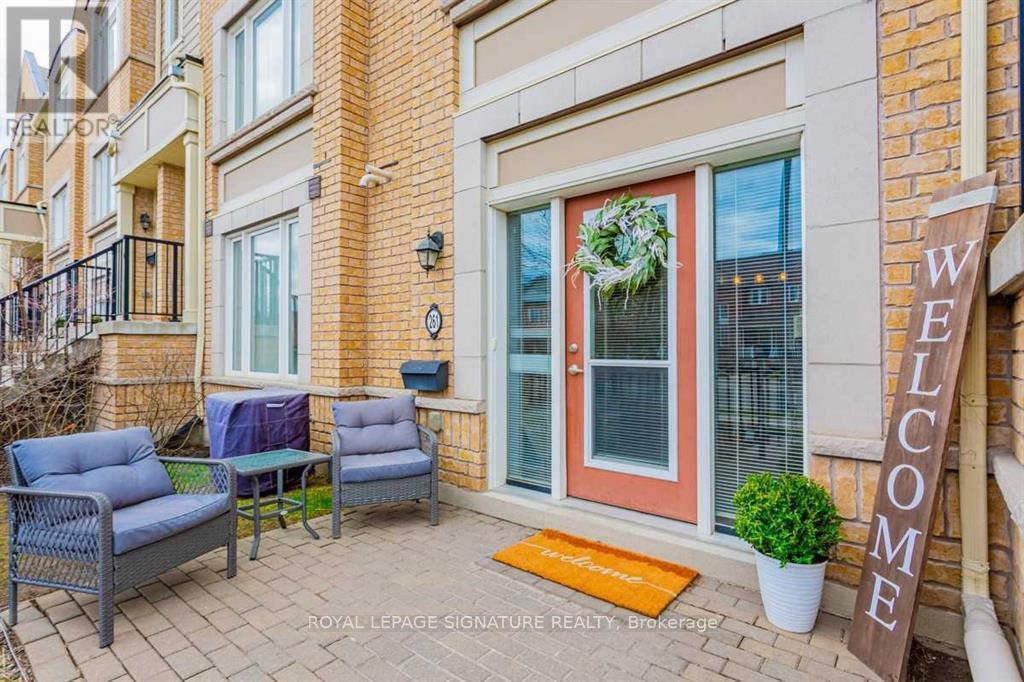 2 - 261 John Way W, Aurora, Ontario  L4G 0S8 - Photo 2 - N13748104