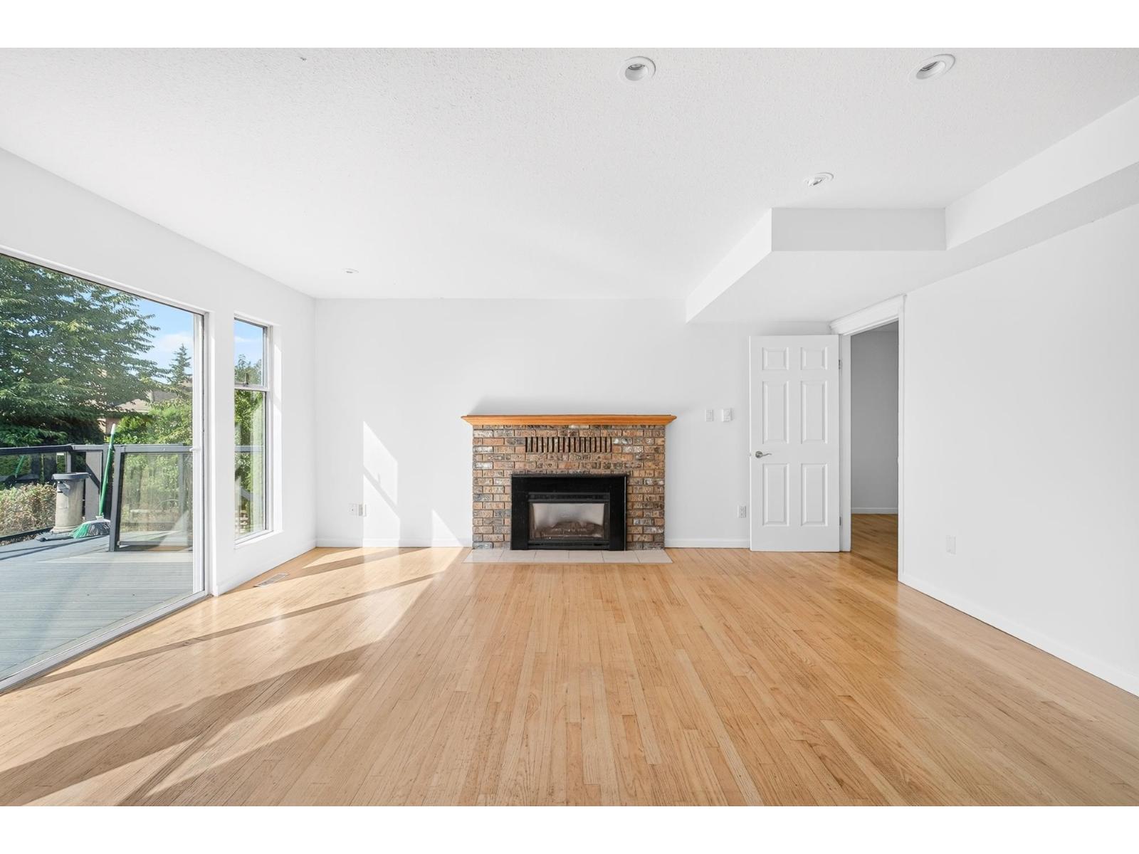 16290 78a Avenue, Surrey, British Columbia  V4N 0M8 - Photo 2 - R3161592