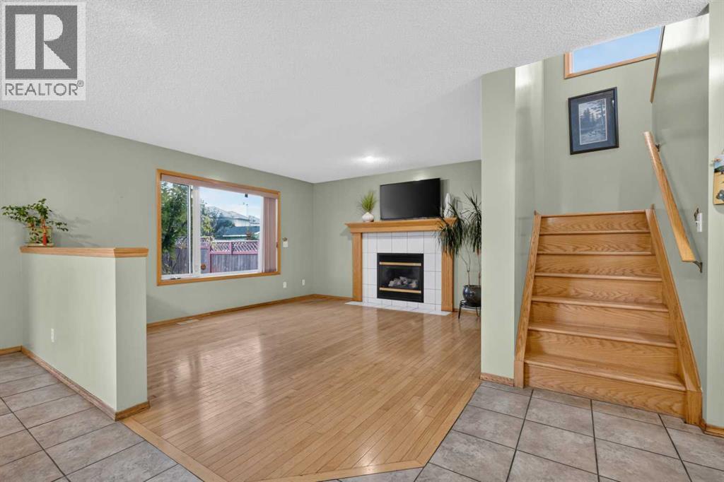 179 Erin Park Drive SE, Calgary, Alberta  T3B 3L5 - Photo 5 - A2342752