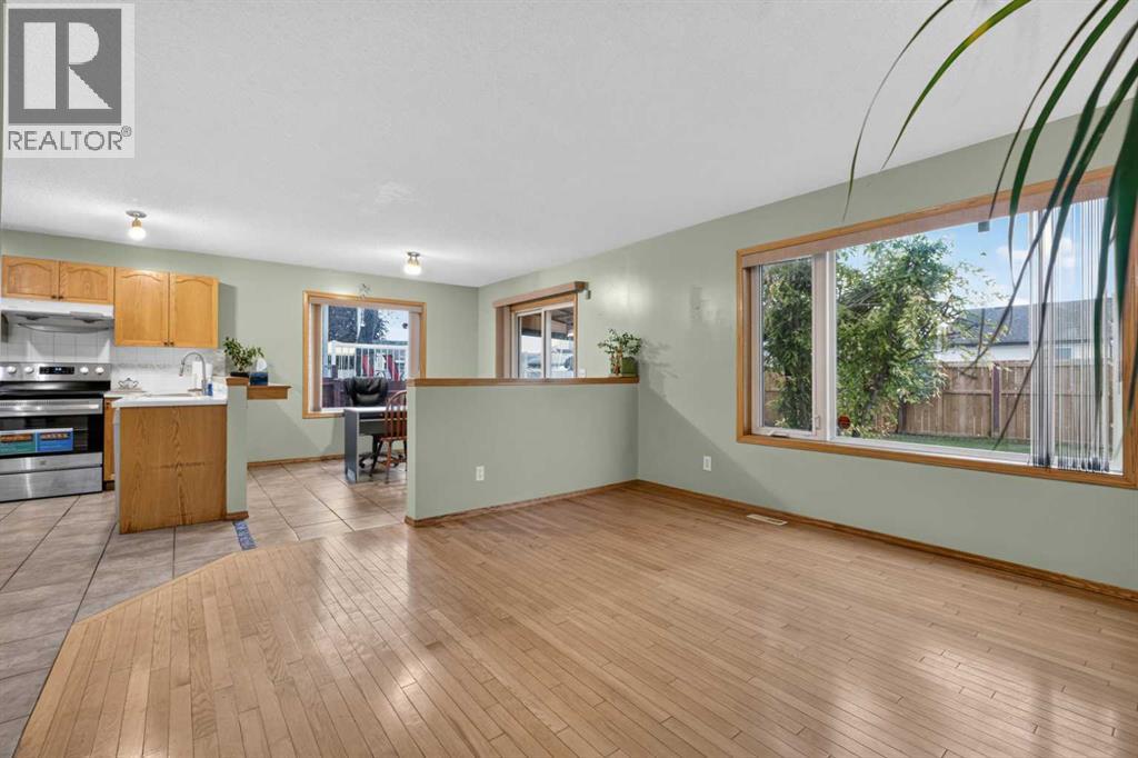 179 Erin Park Drive SE, Calgary, Alberta  T3B 3L5 - Photo 4 - A2342752