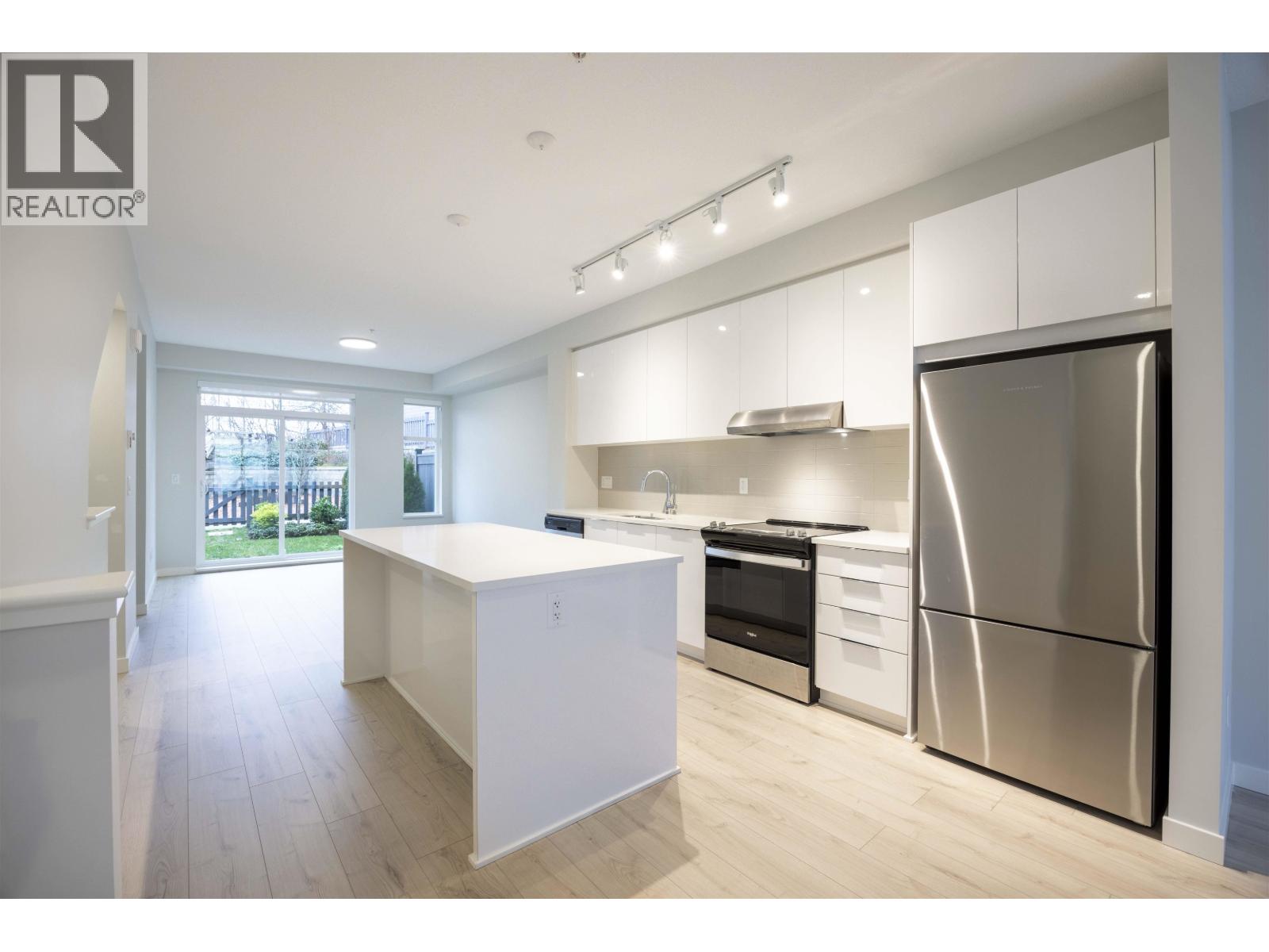 1060 11280 Pazarena Place, Maple Ridge, British Columbia V2X 9H8 - Photo 11 - R3160173