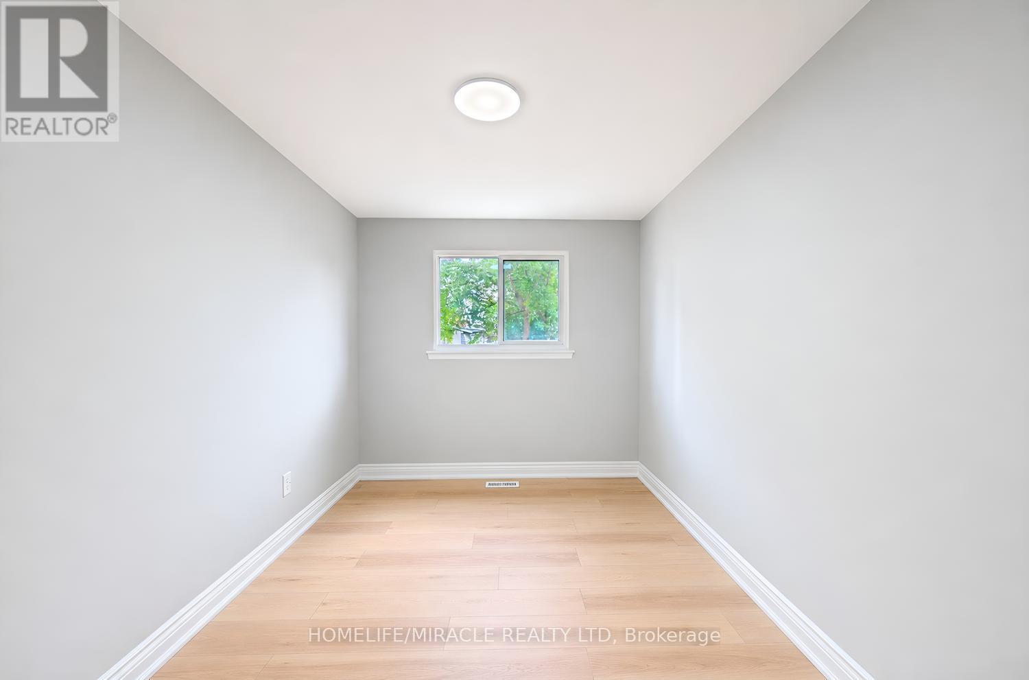 21 Sanagan Road, Toronto, Ontario  M9V 1R7 - Photo 17 - W13746904
